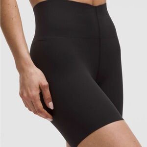 Lululemon Glow Up HR short